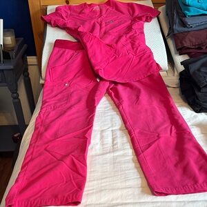 Figs Women's Pink Scrub Set